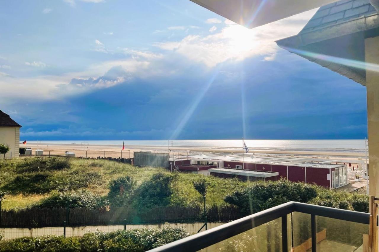 شقة The Ammonite Sea View With Large Balcony Bénerville-sur-Mer المظهر الخارجي الصورة